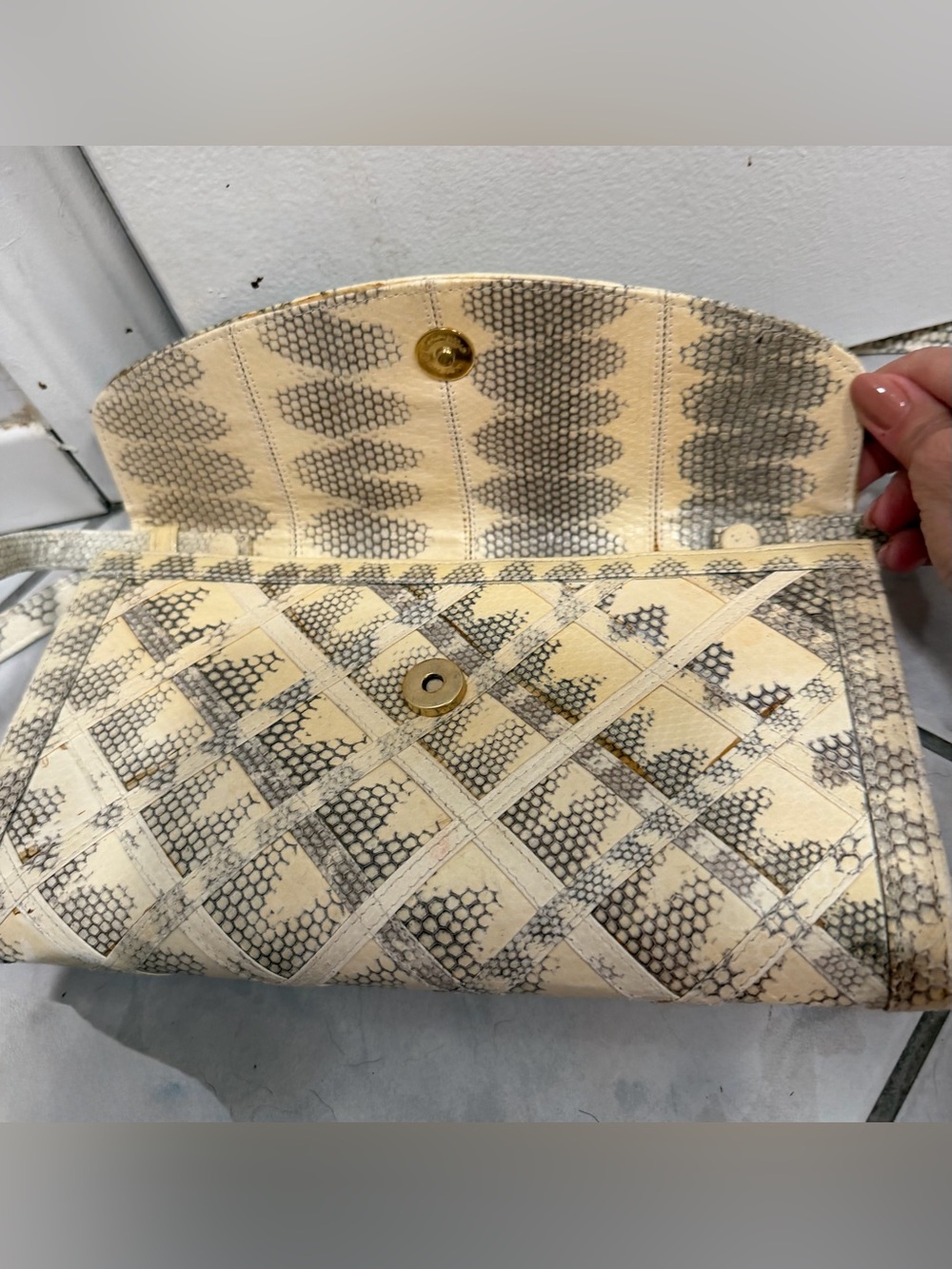 Woven Snake-Print Clutch/Shoulder Bag in Cream and Gray - Picture 3 of 5